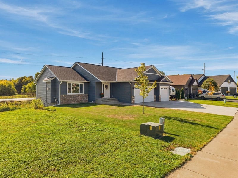 11411 Latham Ln, Chisago City, MN 55013