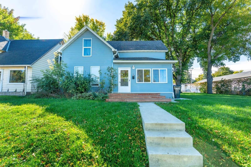 514 E Hampden Ave, Fergus Falls, MN 56537