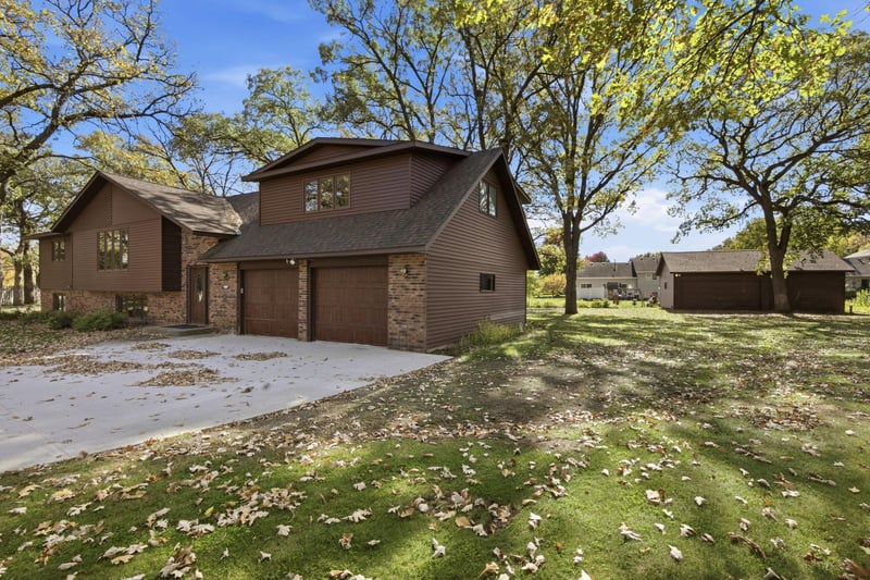 504 Greenview Ct, Sartell, MN 56377