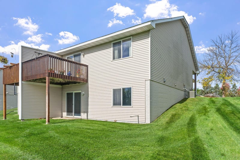 1649 Lakeridge Way, Waconia, MN 55387