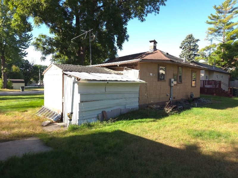206 E Depue Ave, Olivia, MN 56277