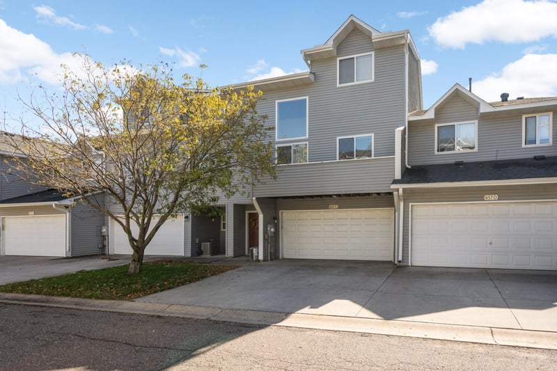 657 Kingfisher Ln #C, Woodbury, MN 55125