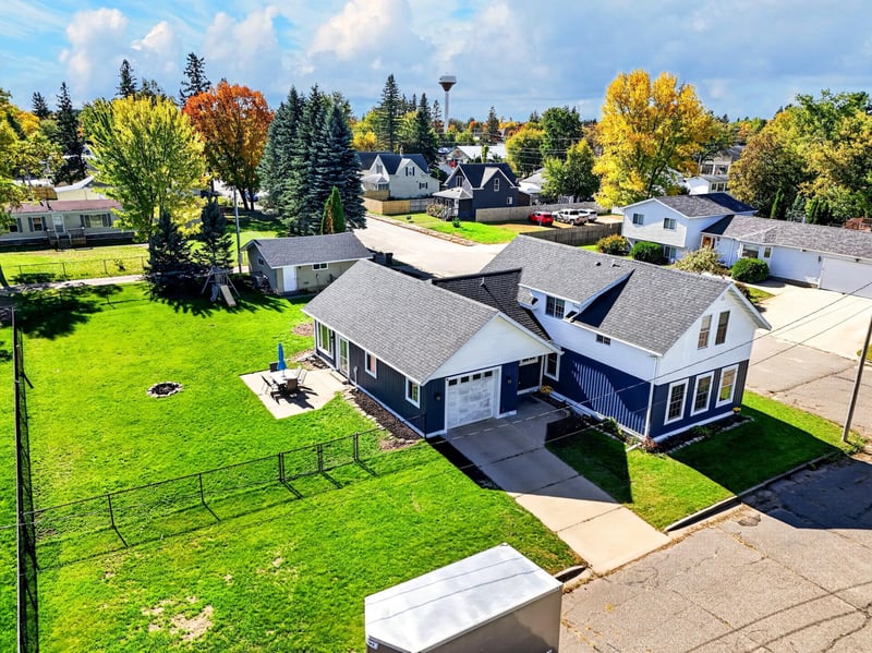 136 1st St, Ironton, MN 56455