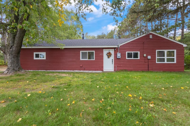 6055 Baldwin Lake Rd, Lino Lakes, MN 55014