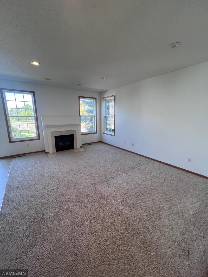 15715 Fox Cir, Apple Valley, MN 55124