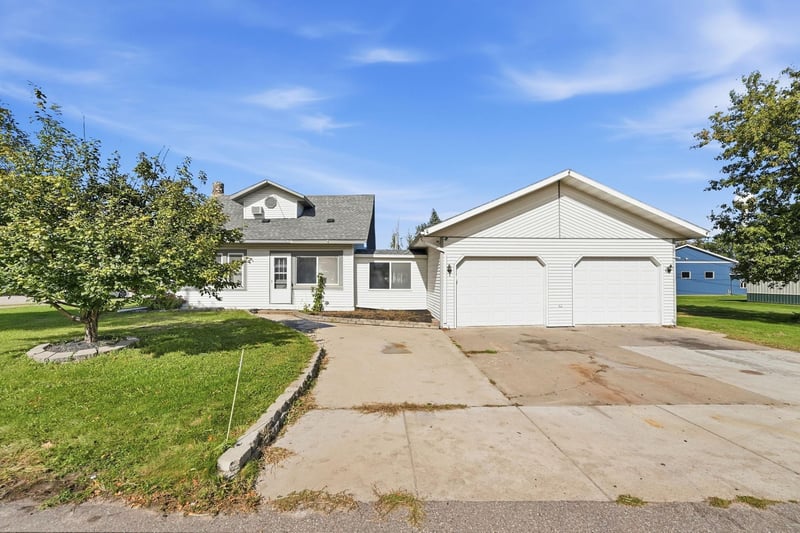 218 Cedar St S, Grey Eagle, MN 56336