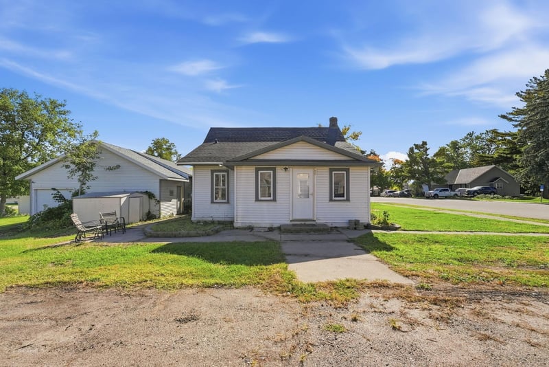 218 Cedar St S, Grey Eagle, MN 56336