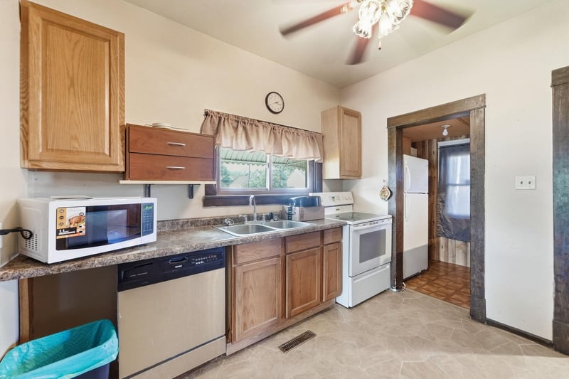 218 Cedar St S, Grey Eagle, MN 56336