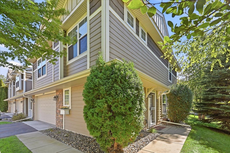 2169 Cedar Grove Trl, Eagan, MN 55122
