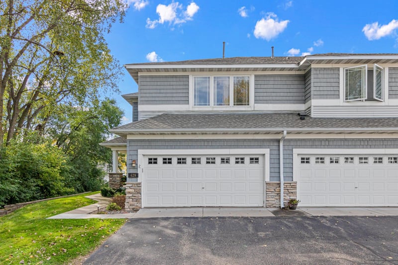 629 Sutherland Dr, Woodbury, MN 55129