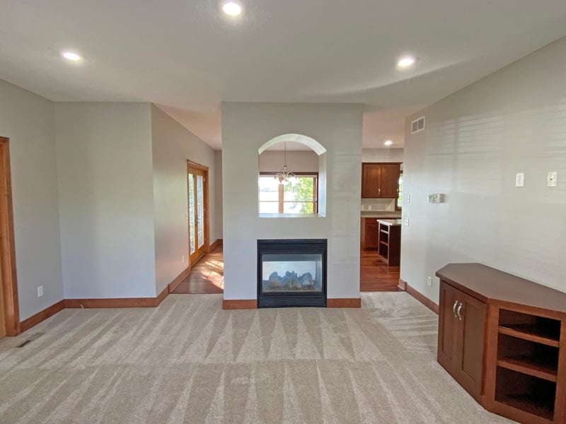 11405 W Laketowne Dr, Albertville, MN 55301