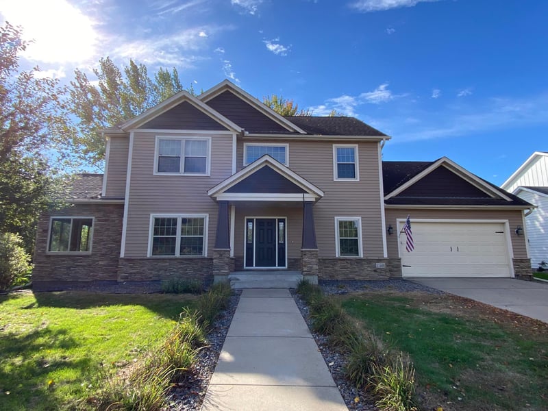 11405 W Laketowne Dr, Albertville, MN 55301