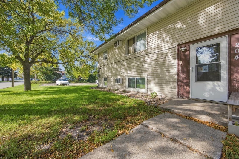 204 4th St NW, Dilworth, MN 56529