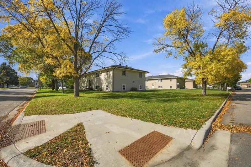 204 4th St NW, Dilworth, MN 56529