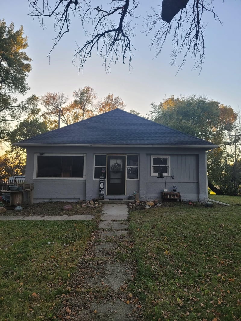 11 S Quinn St, Bricelyn, MN 56014