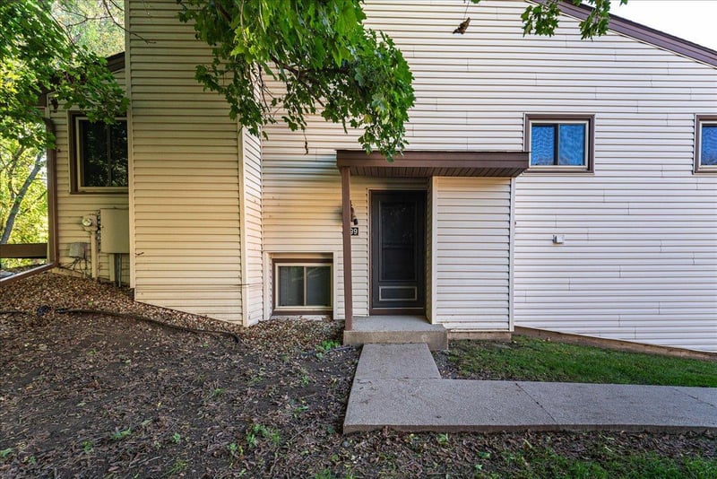 299 River Woods Ln, Burnsville, MN 55337