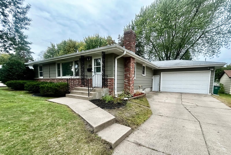 5429 Sumter Ave N, New Hope, MN 55428