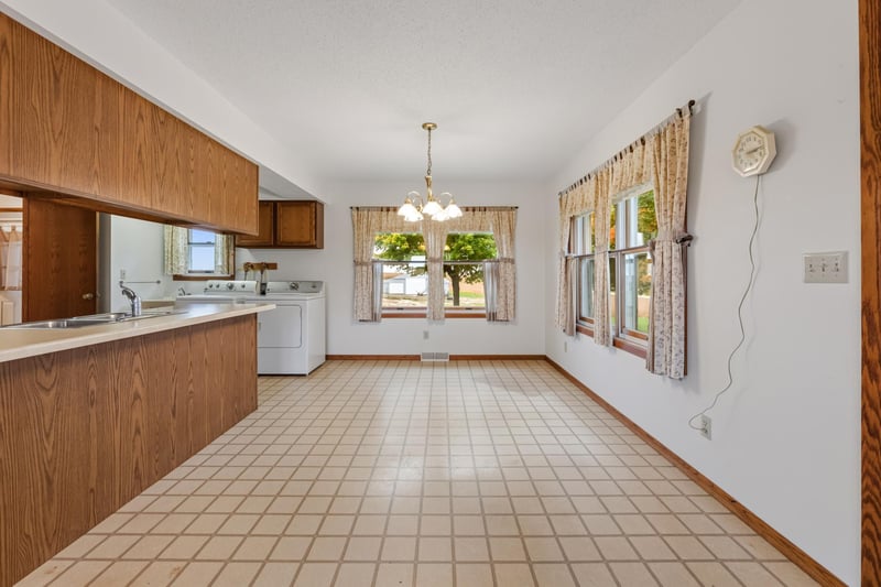 11619 Plitzuweit Rd, Caledonia, MN 55921