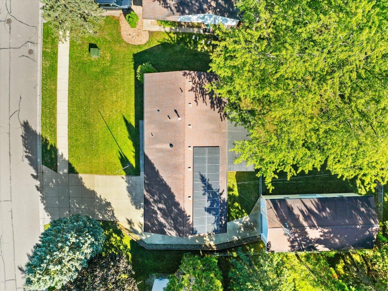 1086 Lowell Dr, Apple Valley, MN 55124