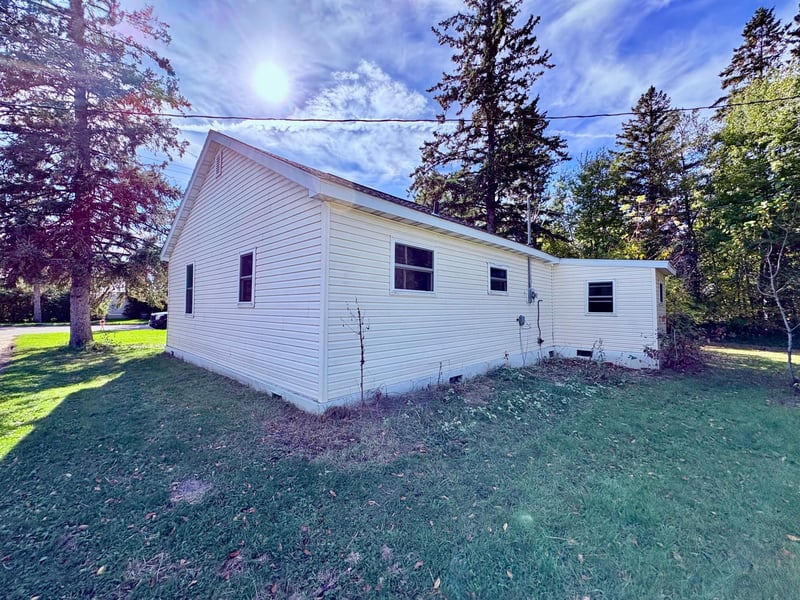 412 2nd St NW, Baudette, MN 56623
