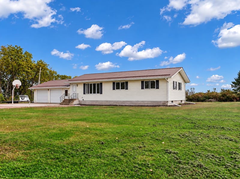27396 County Road 45, Comfrey, MN 56019