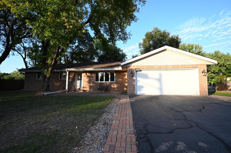 13201 Irving Ave S, Burnsville, MN 55337