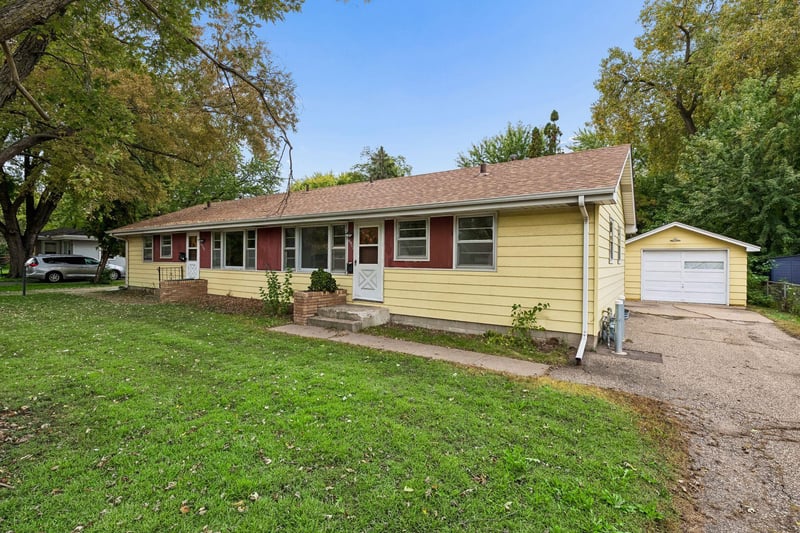 6909 36th Ave N, Crystal, MN 55427