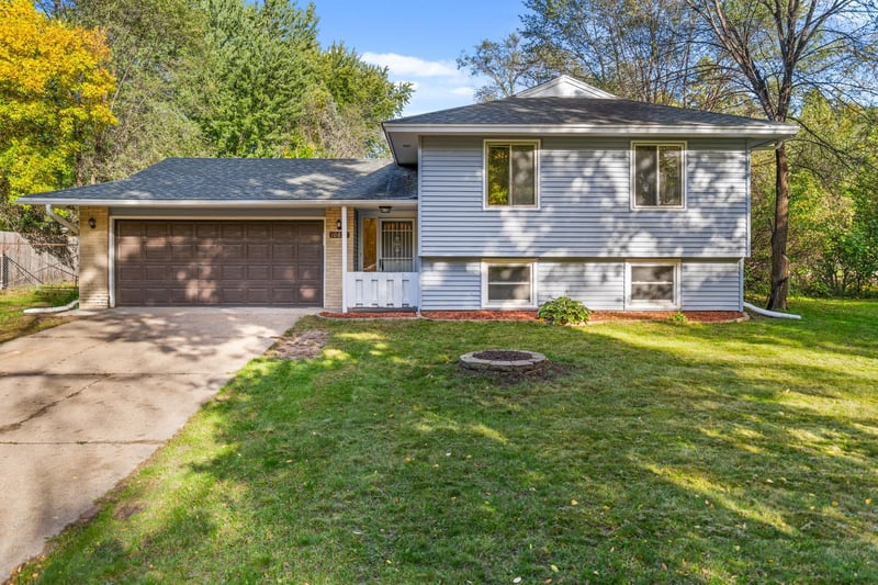 10857 Crooked Lake Blvd NW, Coon Rapids, MN 55433