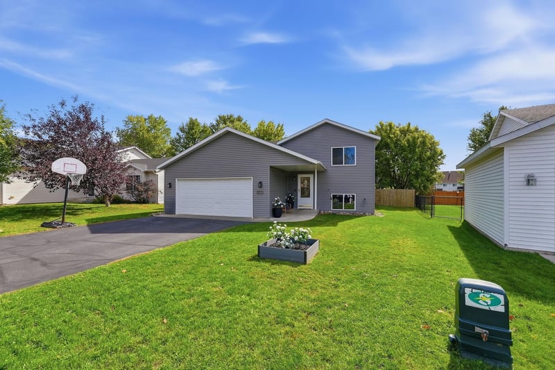 850 Savanna Ave, Saint Cloud, MN 56303