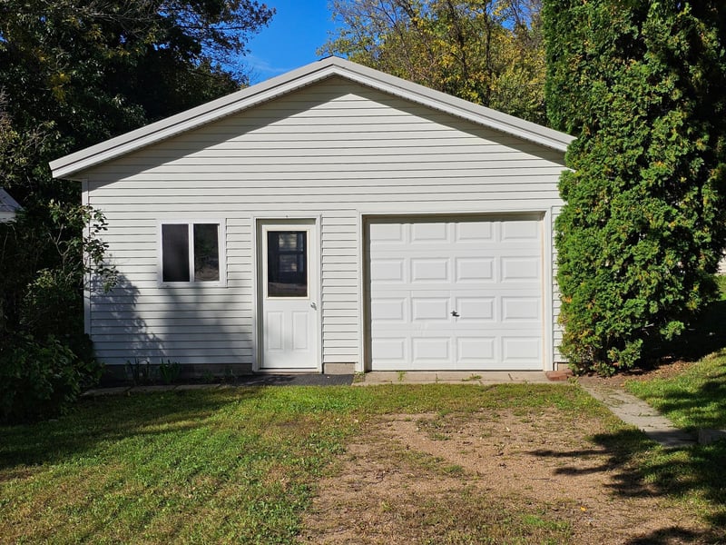 202 Rice St NW, Sleepy Eye, MN 56085