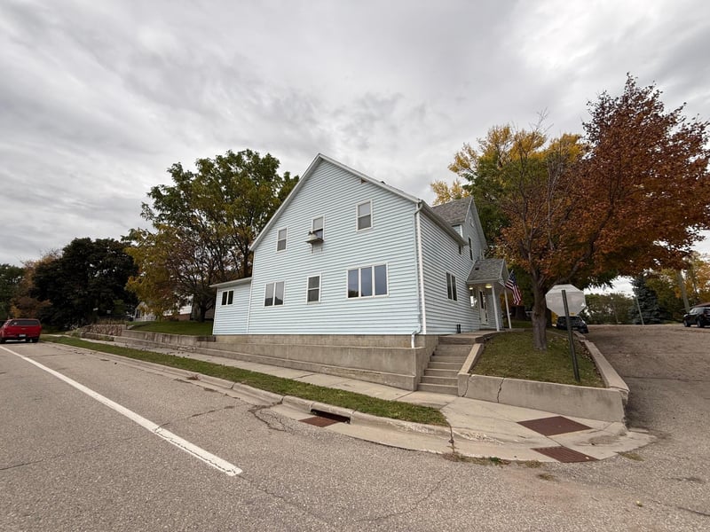 103 1st St N, Evansville, MN 56339