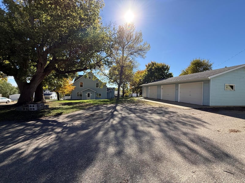 103 1st St N, Evansville, MN 56339