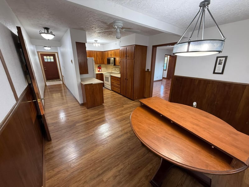 103 1st St N, Evansville, MN 56339