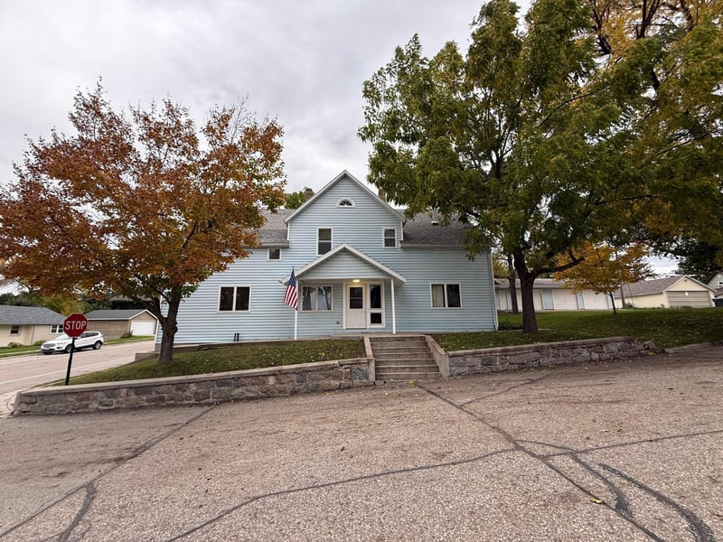 103 1st St N, Evansville, MN 56339