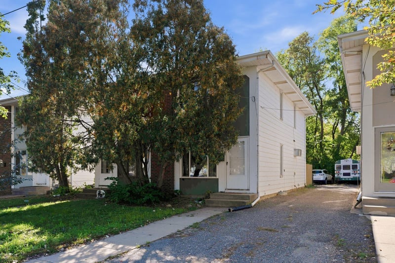 827 Weeks Ave SE, Minneapolis, MN 55414