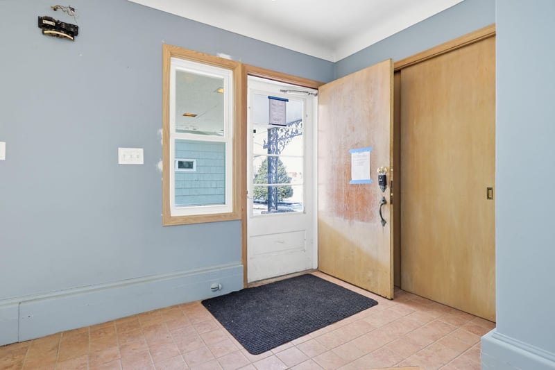 1030 Hyacinth Ave E, Saint Paul, MN 55106