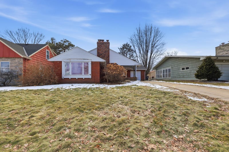 1030 Hyacinth Ave E, Saint Paul, MN 55106
