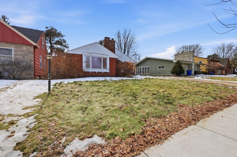 1030 Hyacinth Ave E, Saint Paul, MN 55106