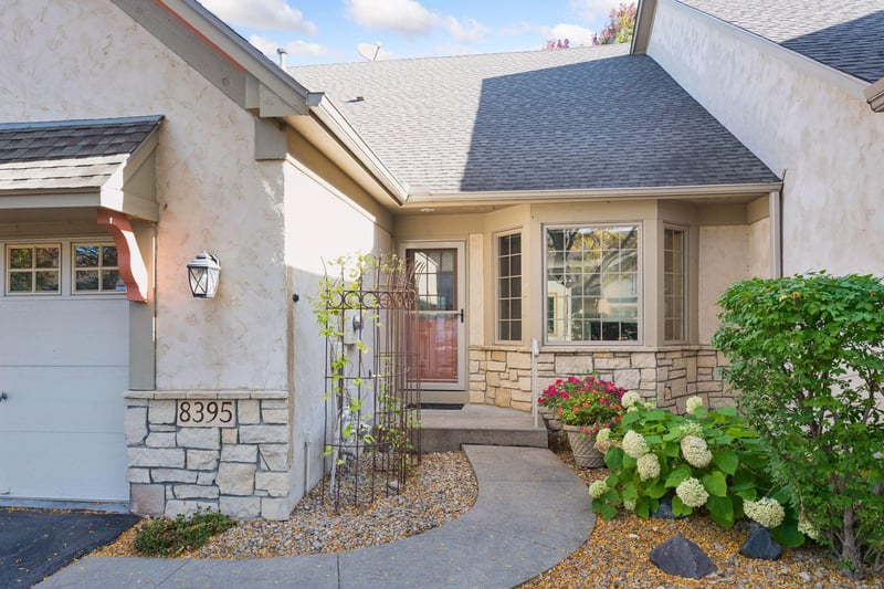 8395 Rosewood Dr, Chanhassen, MN 55317
