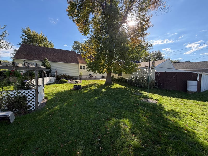908 8th Ave SW, Faribault, MN 55021