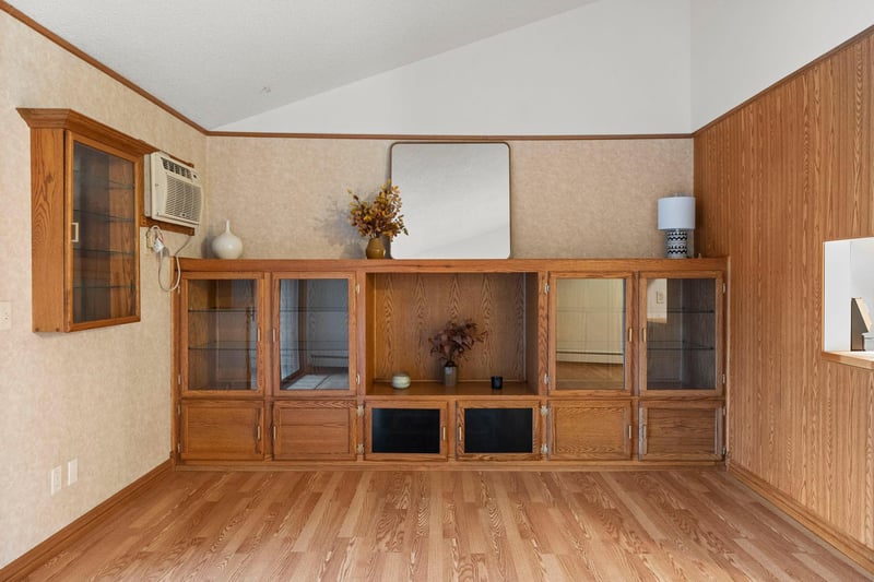 110288 Village Rd, Chaska, MN 55318