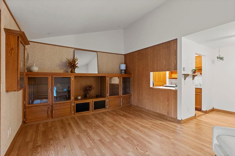 110288 Village Rd, Chaska, MN 55318