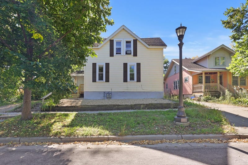 308 Stevens St W, Saint Paul, MN 55107