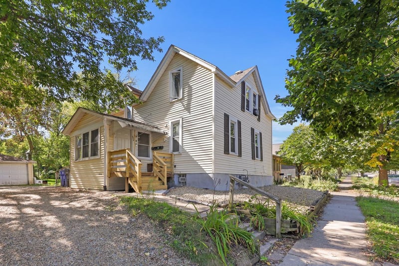 308 Stevens St W, Saint Paul, MN 55107