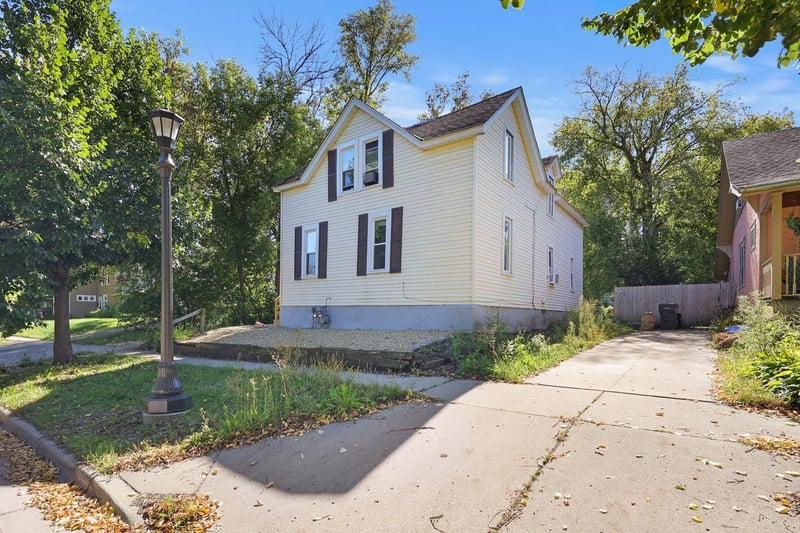 308 Stevens St W, Saint Paul, MN 55107