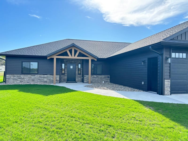 407 Halfaday Dr, Sauk Centre, MN 56378