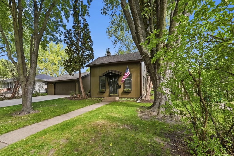 3210 Zane Ave N, Crystal, MN 55422