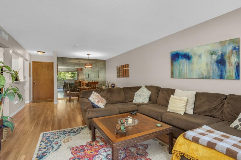 705 E Burnsville Pw #114, Burnsville, MN 55337