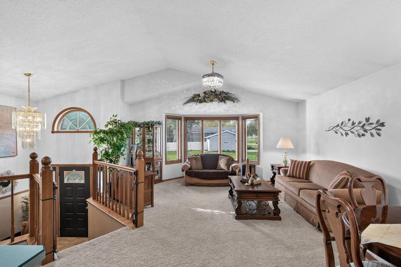 1608 Tierney Dr, Hastings, MN 55033