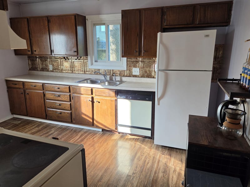 126 2nd Ave SW, Wells, MN 56097